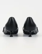 Karl Lagerfeld Кожени обувки с тънък ток PASHA в черно KL30106S