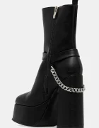 Koi Footwear Боти Natron в черно с дебел ток