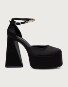 Koi Footwear обувки с дебел ток Gilda Satin Platform Jewel Heels черни MC23