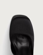 Koi Footwear обувки с дебел ток Gilda Satin Platform Jewel Heels черни MC23