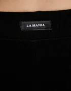La Mania Клин в черно с изчистен дизайн CARE