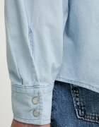 Levi's Памучна риза CLASSIC WESTERN STANDARD в синьо със стандартна кройка с класическа яка 85745