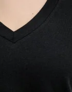 Levi's Тениска BOXY VNECK TEE в черно A8774