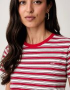 Levi's тениска дамска от памук PERFECT червена 39185
