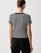 Levi's тениска дамска от памук с еластан ESSENTIAL BABY черна 0085R-0003