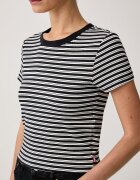 Levi's тениска дамска от памук с еластан ESSENTIAL BABY черна 0085R-0003