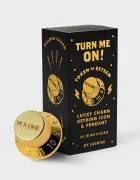 Luckies of London Джобен талисман Turn Me On 2 cm в жълто