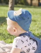 Mayoral Newborn Детска памучна шапка с козирка