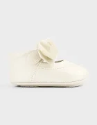 Mayoral Newborn обувки за бебе бежови 9158