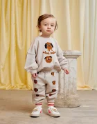 MINI RODINI Детски памучен спортен панталон Doggies в сиво с принт 26130126
