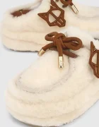 Naked Wolfe Пантофи Blizzard в бежово Blizzard Sand Suede/Shearling