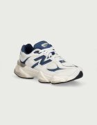 New Balance 9060 маратонки за деца бежови G90602JM