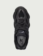 New Balance 9060 маратонки за деца черни G90606YK