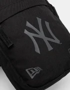 New Era Чанта през рамо YORK YANKEES в черно 12145422