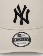 New Era Памучна шапка LEAGUE ESSENTIAL 9FORTY® в бежово с апликация 12380590