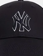 New Era Памучна шапка с козирка OUTLINE 9FORTY® в тъмносиньо 60675523