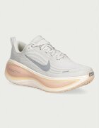 Nike обувки за бягане дамски Vomero Plus бежови HV8154.012