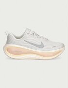 Nike обувки за бягане дамски Vomero Plus бежови HV8154.012