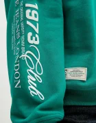 Pepe Jeans Памучен суичър COLVILLE CREW мъжки в зелено с апликация PM582841