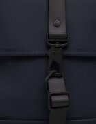 Rains Раница 13020 Backpacks в тъмносиньо голям размер с изчистен дизайн