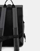 Rains Раница 14590 Rolltop Rucksack Large W3 в сиво голям размер с изчистен дизайн 14590