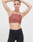 Reebok Топ за йога