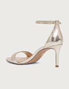 Steve Madden сандали с висок ток Necy златни 11005710