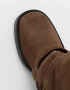 Steve Madden Велурени ботуши Aletta в бежово с равна подметка 11004755
