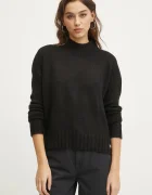 Superdry Пуловер с вълна дамски в черно с ниско поло W6110551A-02A