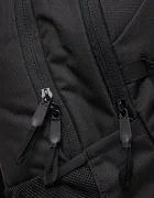 The North Face Раница Vault в черно голям размер с изчистен дизайн NF0A3VY24H01