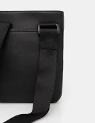 Tommy Hilfiger Чанта през рамо в черно AM0AM14014