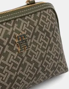 Tommy Hilfiger Чанта в зелено AW0AW17712