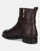 Tommy Hilfiger Кожени боти TH BUCKLE RIDING LEATHER BOOTIE в кафяво с равна подметка FW0FW08781