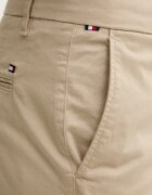 Tommy Hilfiger панталон чино мъжки от памук с еластан бежов MW0MW41923