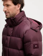 Tommy Hilfiger Пухено яке в бордо зимен модел MW0MW40613