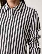 Tommy Hilfiger риза дамска с вискоза тъмносиня на райе WW0WW52927