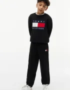 Tommy Hilfiger спортен панталон за деца от памук черен със стандартна талия KS0KS00715