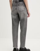 Tommy Jeans дънки mom fit дамски сиви DW0DW22658