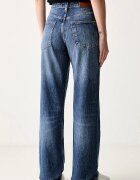 Tommy Jeans дънки relaxed fit дамски тъмносини DW0DW23078