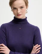 Tommy Jeans Памучен пуловер в лилаво от лека материя с поло DW0DW21672