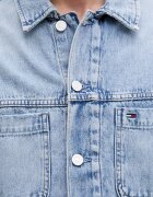 Tommy Jeans преходно яке мъжко от деним синьо DM0DM22473