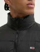 Tommy Jeans Пухено яке в черно преходен модел DM0DM20658