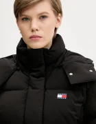 Tommy Jeans Пухено яке в черно зимен модел с уголемена кройка DW0DW21624