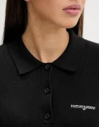 Tommy Jeans Рокля в черно къса разкроена DW0DW22464