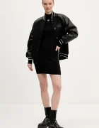 Tommy Jeans Рокля в черно къса с кройка по тялото DW0DW21914