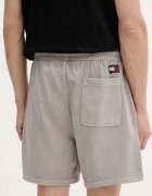Tommy Jeans Спортен къс панталон мъжки от памук кафяв с висока талия DM0DM22696