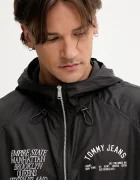 Tommy Jeans Яке в черно преходен модел DM0DM21679
