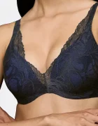 Triumph триъгълен сутиен от дантела Body Make-Up Illusion Lace черен 10219710