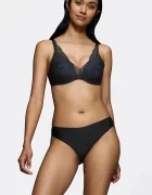 Triumph триъгълен сутиен от дантела Body Make-Up Illusion Lace черен 10219710