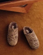 UGG пантофи дамски от велур W Elea Spotted Slip-On кафяви 1182370.CHE